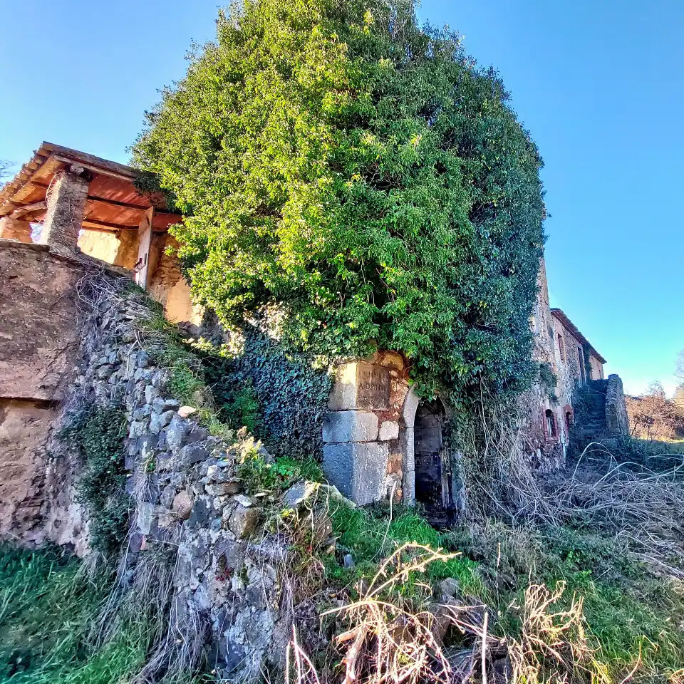 Antico casale nei pressi del Parco di Turona