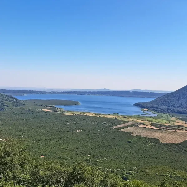RISERVA NATURALE DEL LAGO DI VICO, ANTICHE VIE, NATURA E PAESAGGIO