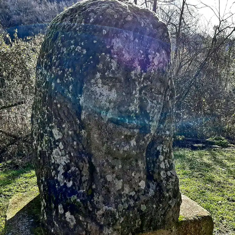 Vitorchiano scultura in pietra locale