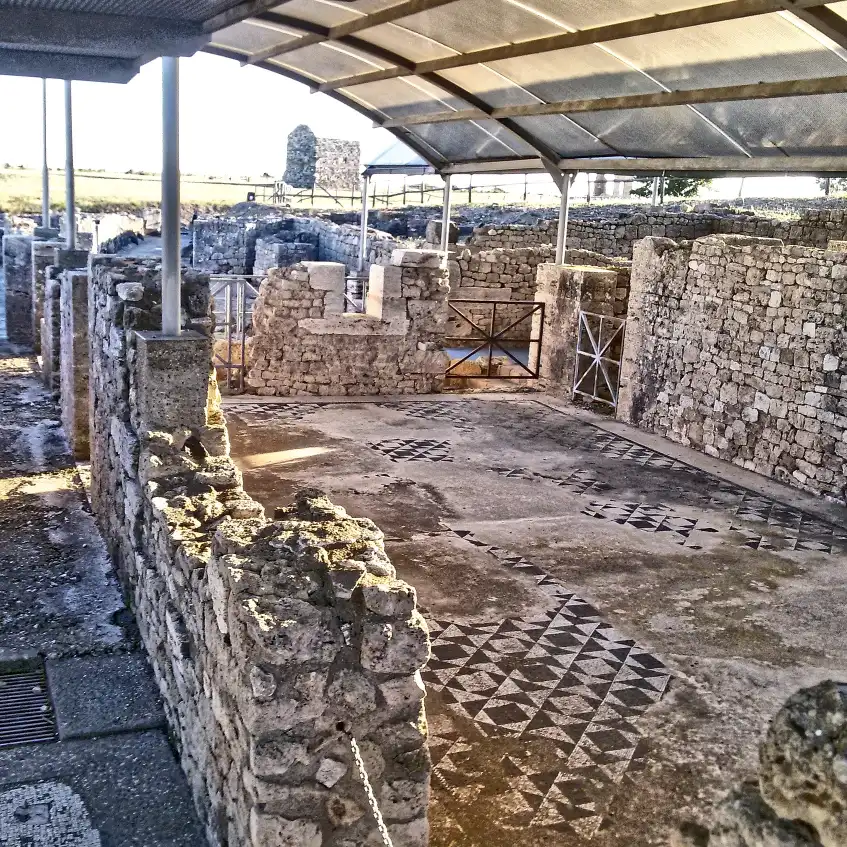 Parco archeologico naturalistico di Vulci villa dal criptoportico