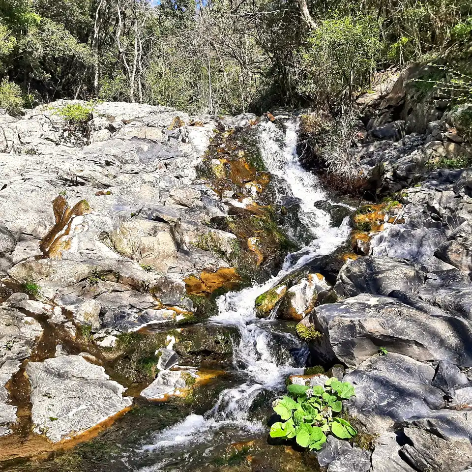 Eremo di Poggio Conte e le cascate sul fiume Fiora fosso del Paternale