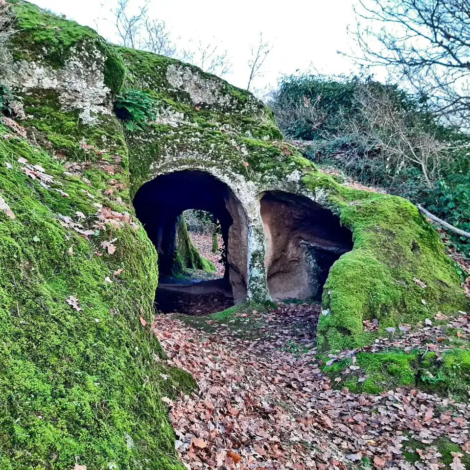 Vitozza dettaglio di ambiente ipogeo tra i più visitati
